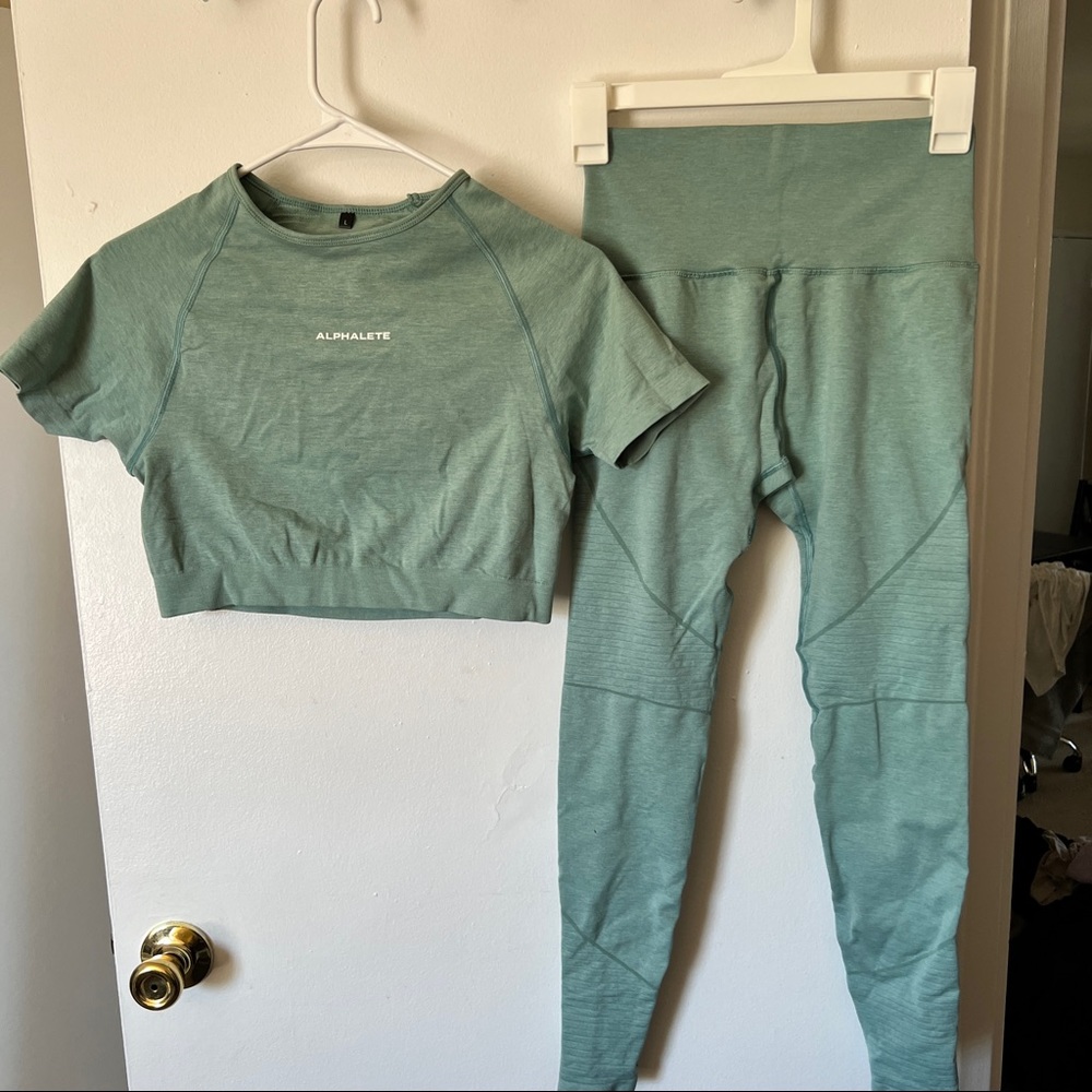 Alphalete Gym set